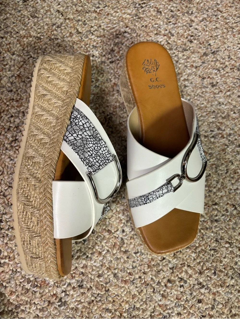 G.C. SHOES Womens White 1-1/2